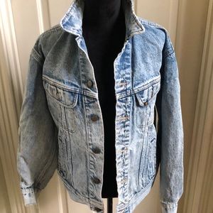 Vintage 80’s men’s Lee denim jean jacket size M